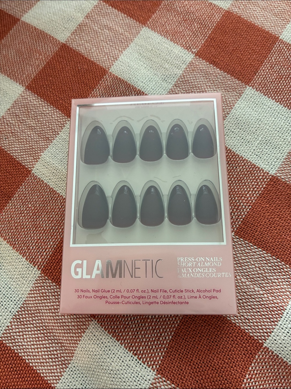 Press-On Nails - Short Almond Merlot by Glamnetic.